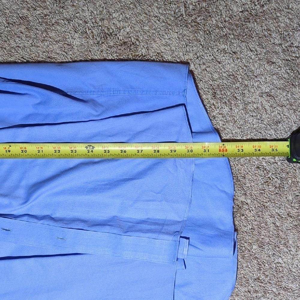 Izod Men's Casual Blue Button-Down Dress Shirt - Picture 7 of 7